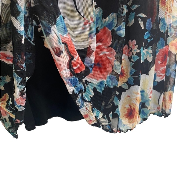 Elizabeth & Nicole Floral Skirt Size XL - Picture 4 of 7